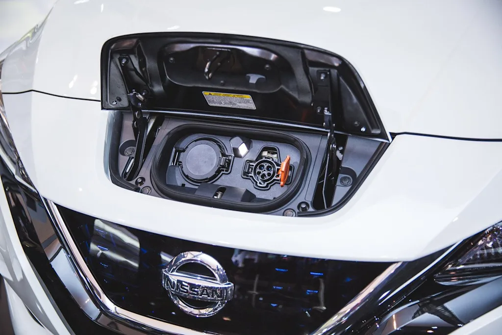 nissan leaf charging connection 1200x800 blog