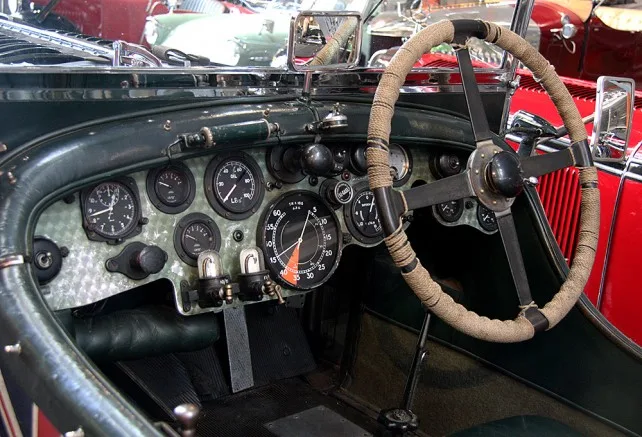 bentley dash e1407927855320 blog