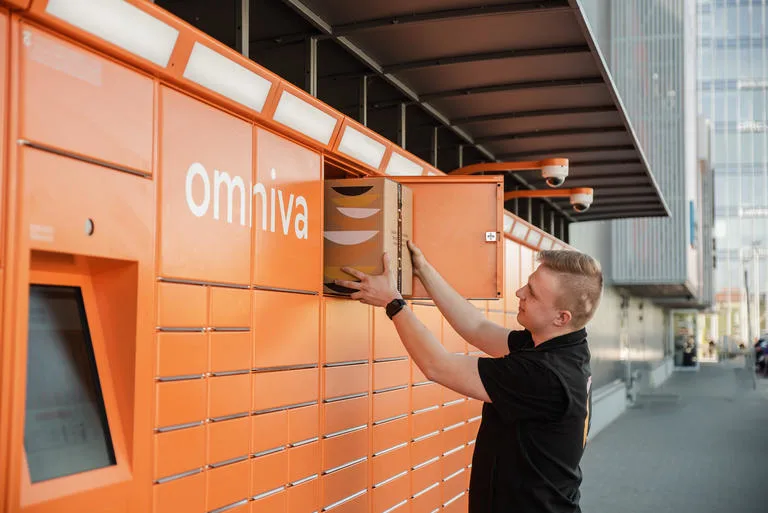 omniva parcel locker
