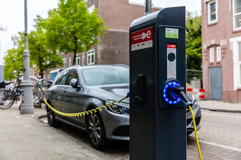 17 flatangle amsterdam parked car charging station 9 blog.jpg