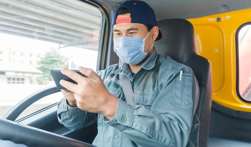 高精度地図データをもとにした車両管理情報をスマートフォン上で取得するトラックドライバー