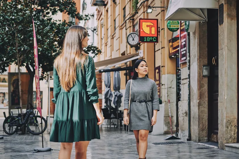 placeiq malaga retail mobility urban pedestrian woman women walking blog.jpg