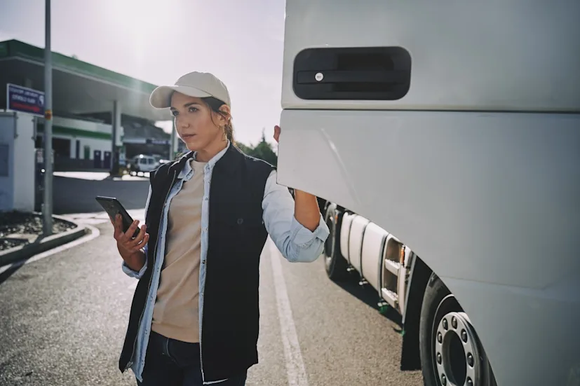 earth-day-fleet-transportation-logistics-smartphone-truck-blog.jpg