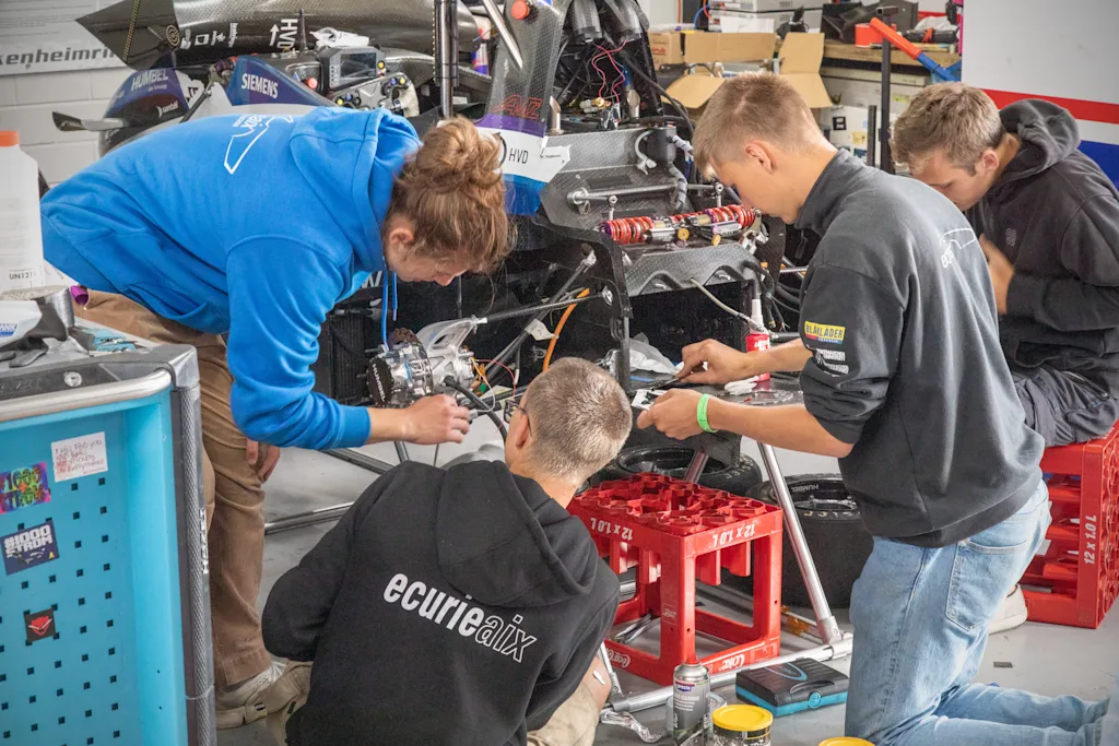 Ecurie Aix race team garage