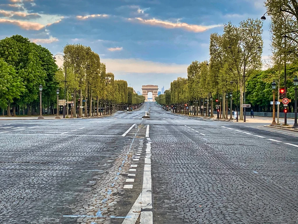 paris champs elysees street traffic blog