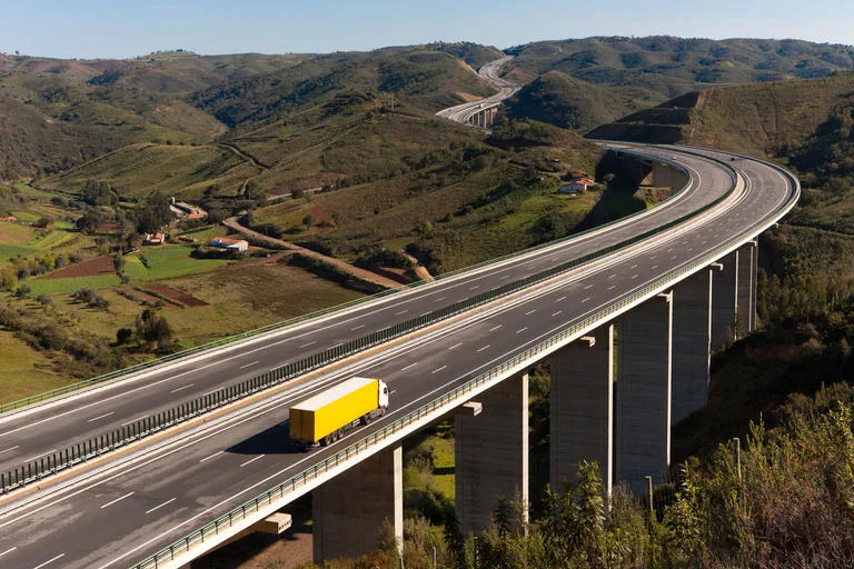 supply chain ai truck highway