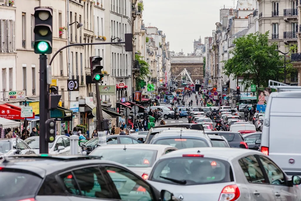 17 flatangle paris city buildings traffic blog