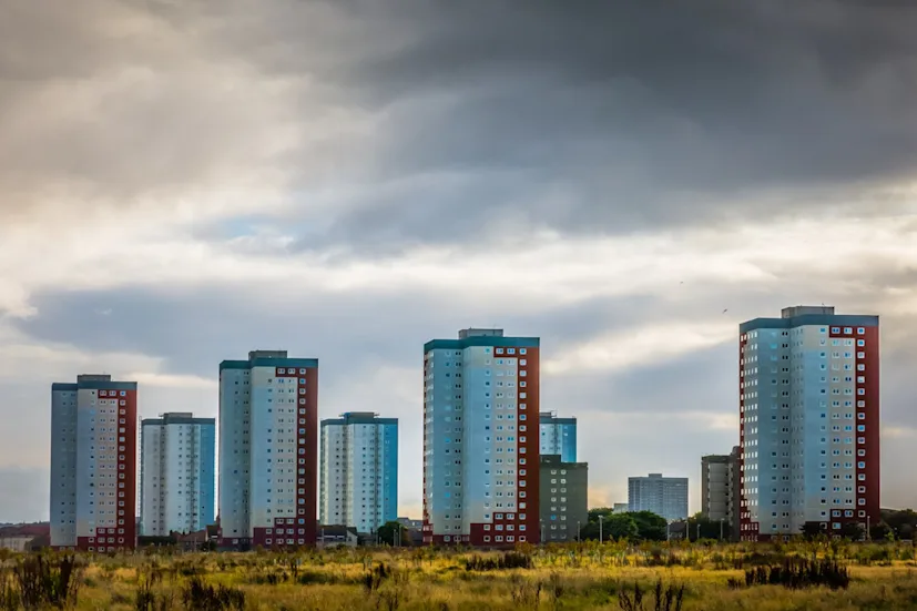 skyscraper-building-skyscrapers-buildings-flats-desert-blog.jpg