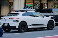 autonomous-car-self-drving-vehicle-jaguar-1-blog.jpeg