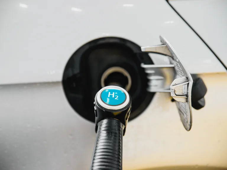 green hydrogen alternative fuel