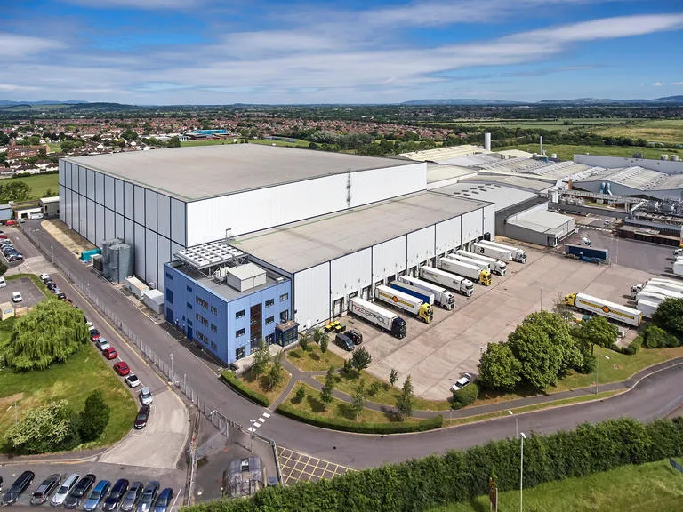 lineage logistics cold supply chain loading blog